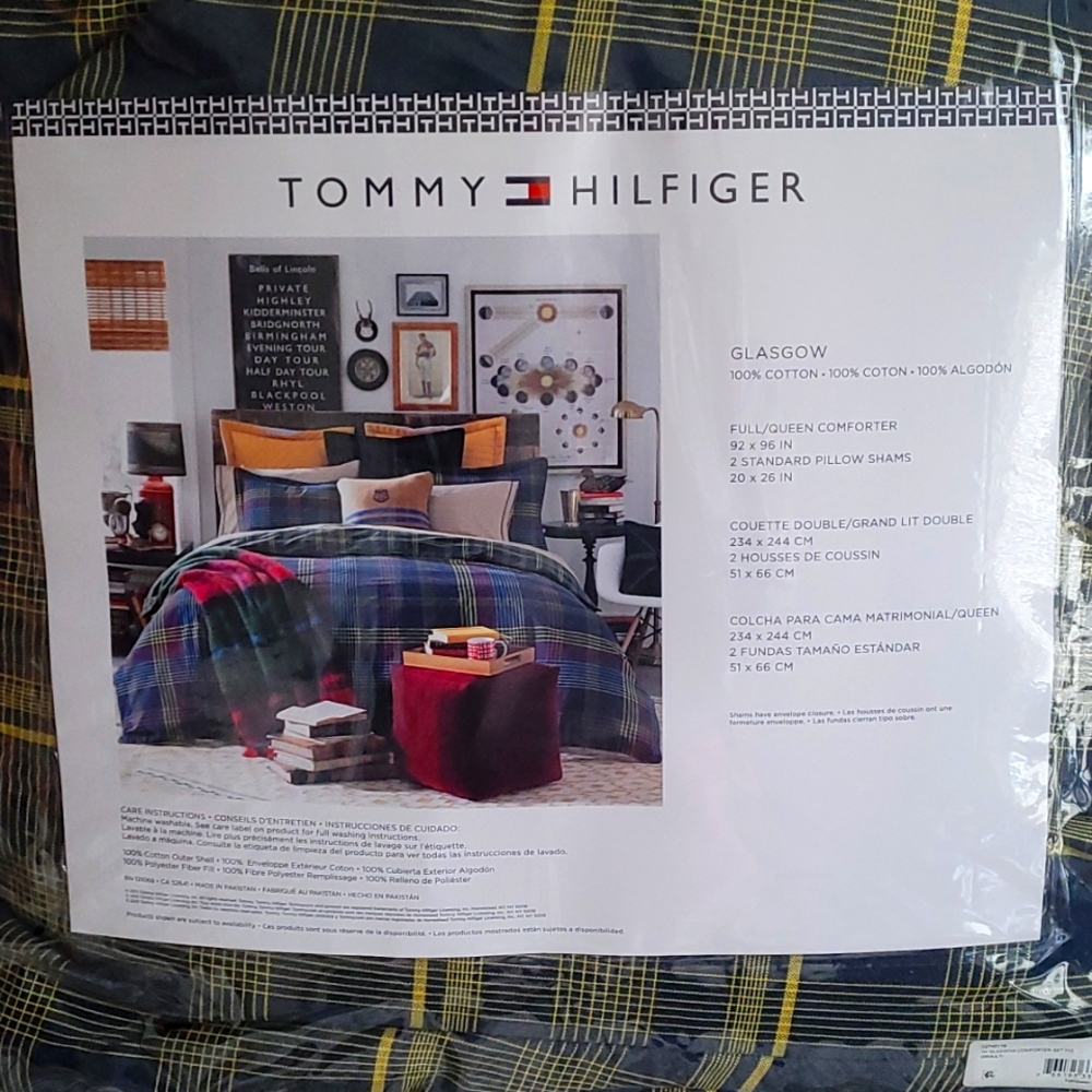 Tommy Hilfiger Glascow Full/Queen Comforter 92 x 96 with 2 Standard Pillow Shams